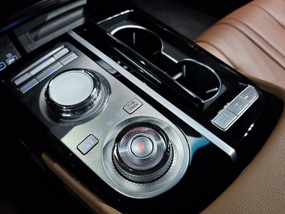 GENESIS G80 (RG3) - 9