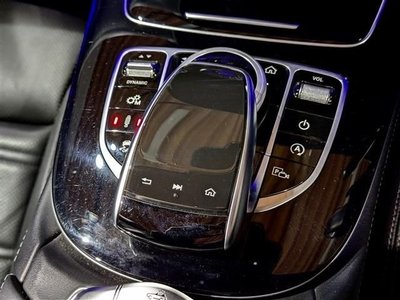 2019 Mercedes-BENZ E-CLASS photo 9