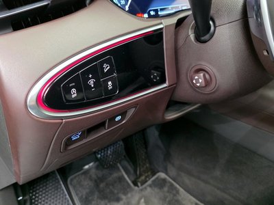 2021 Genesis GV70 — миниатюра 23