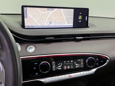 2021 Genesis GV70 — миниатюра 29