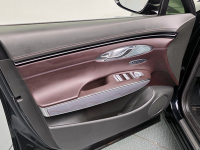 2021 Genesis GV70 — миниатюра 14