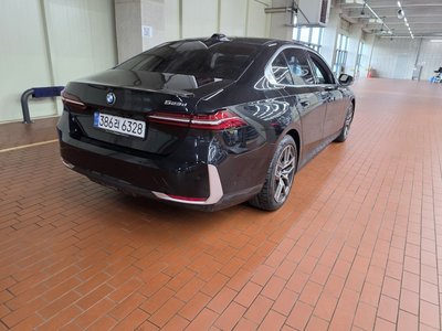 صورة 5 لـ 2026 BMW 5 SERIES