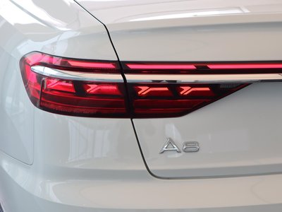 AUDI A8 - 9