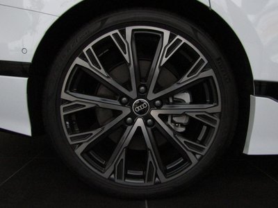 AUDI A6 AVANT E-TRON - 10