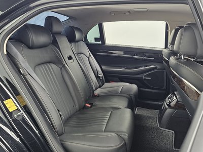 2021 Genesis G90 — миниатюра 17