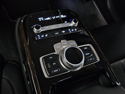 2021 Genesis G90 — миниатюра 28