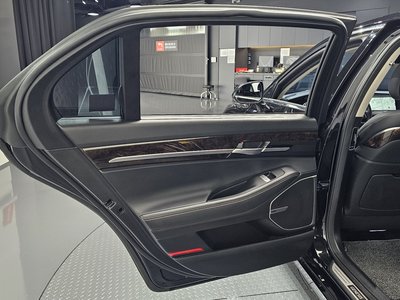 2021 Genesis G90 — миниатюра 15