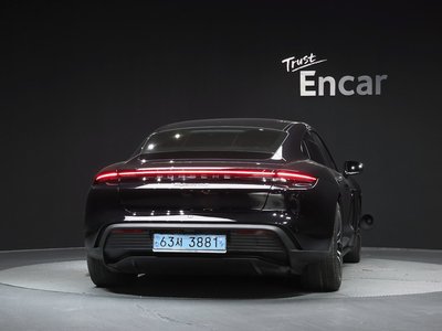 2021 Porsche TAYCAN 照片 4