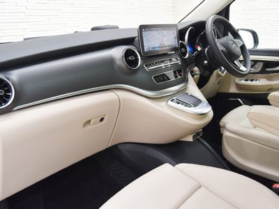 2024 Mercedes-BENZ V-CLASS photo 8