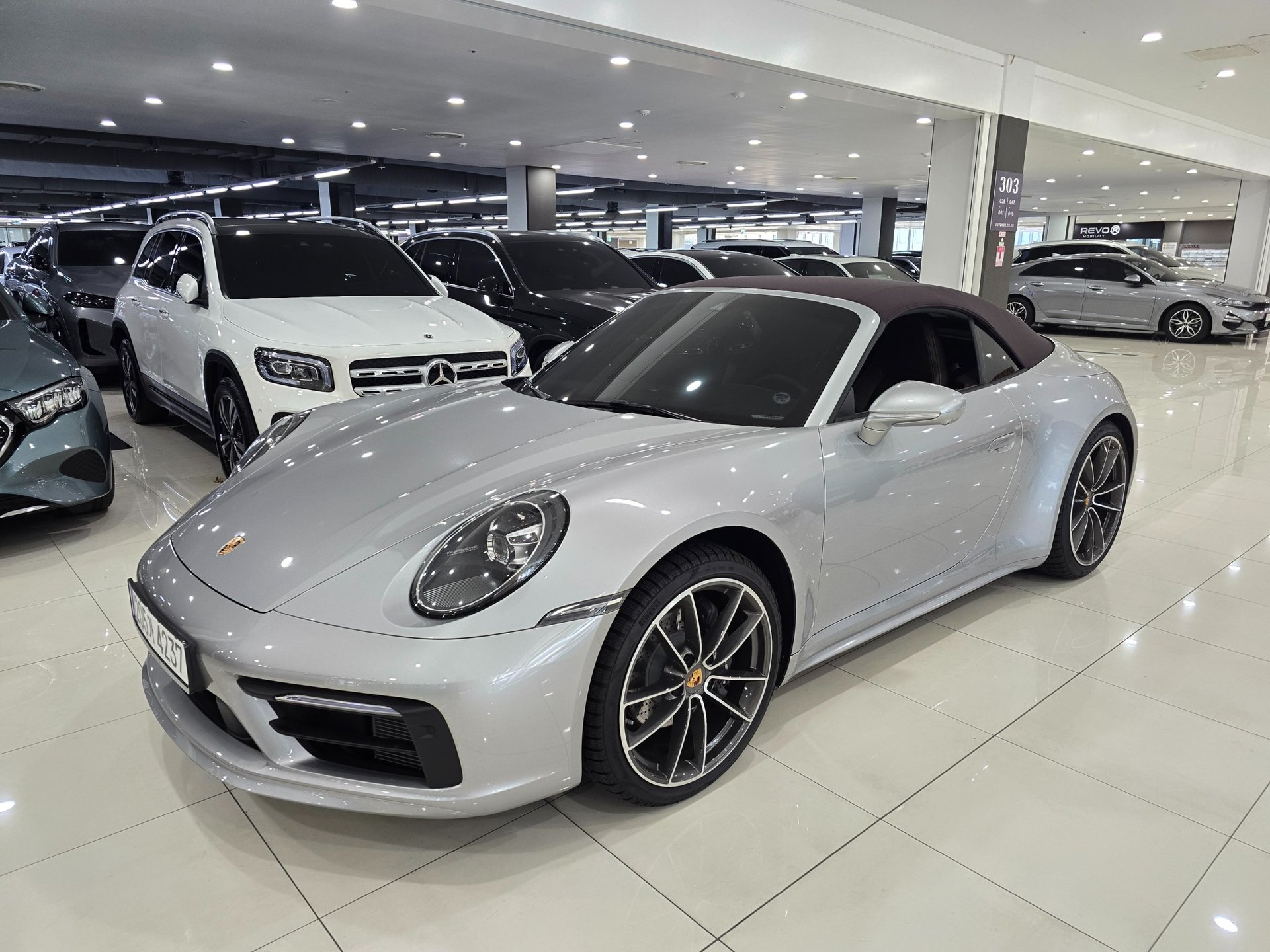 PORSCHE 911 - View 1