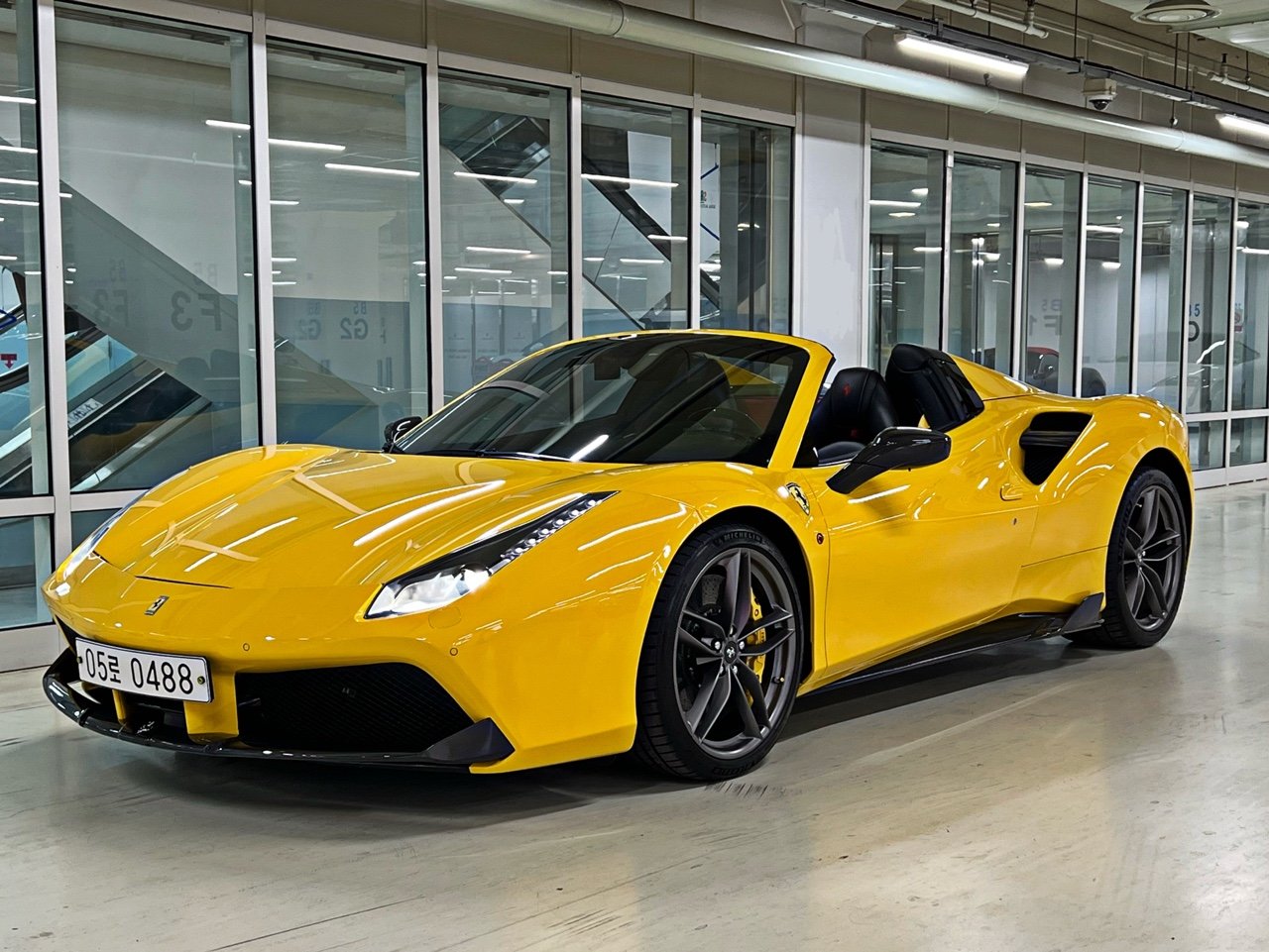 FERRARI 488 SPIDER - View 1