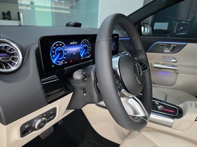 2025 Mercedes-BENZ EQA — миниатюра 14
