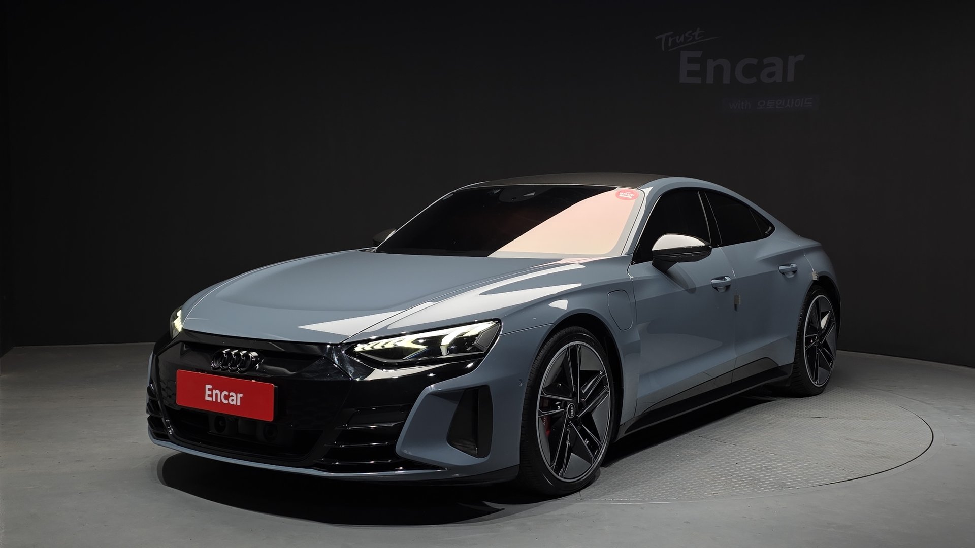 AUDI RS E-TRON GT - View 1