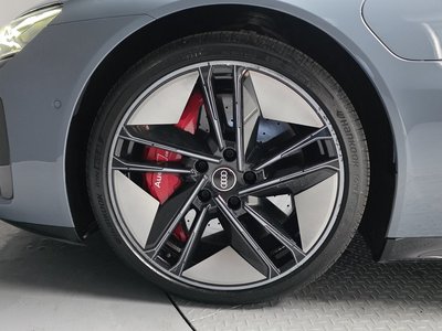 AUDI RS E-TRON GT - 6