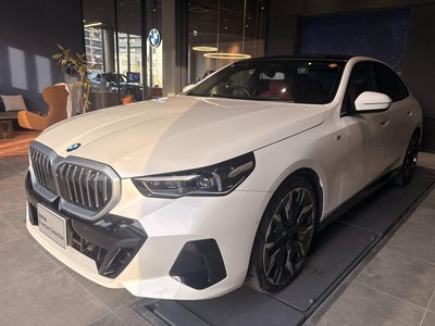 BMW 5 SERIES - 1
