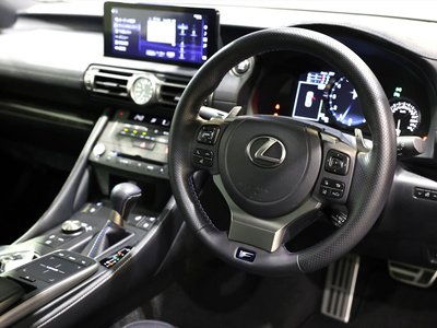 2023 Lexus RC F thumbnail 19