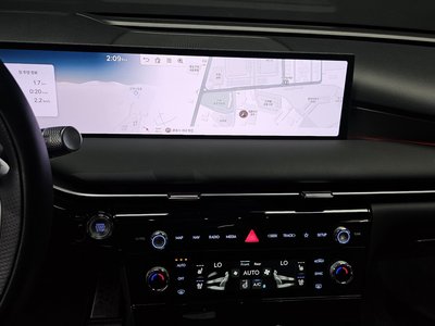 2025 GENESIS G80 (RG3) thumbnail 14