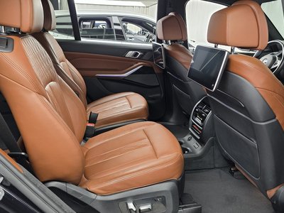 2020 BMW X7 缩略图 18