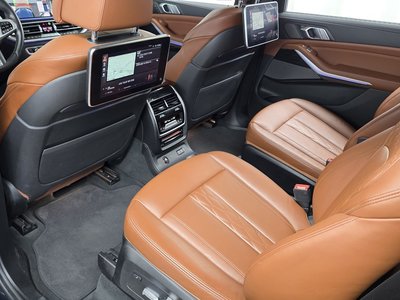 2020 BMW X7 缩略图 17