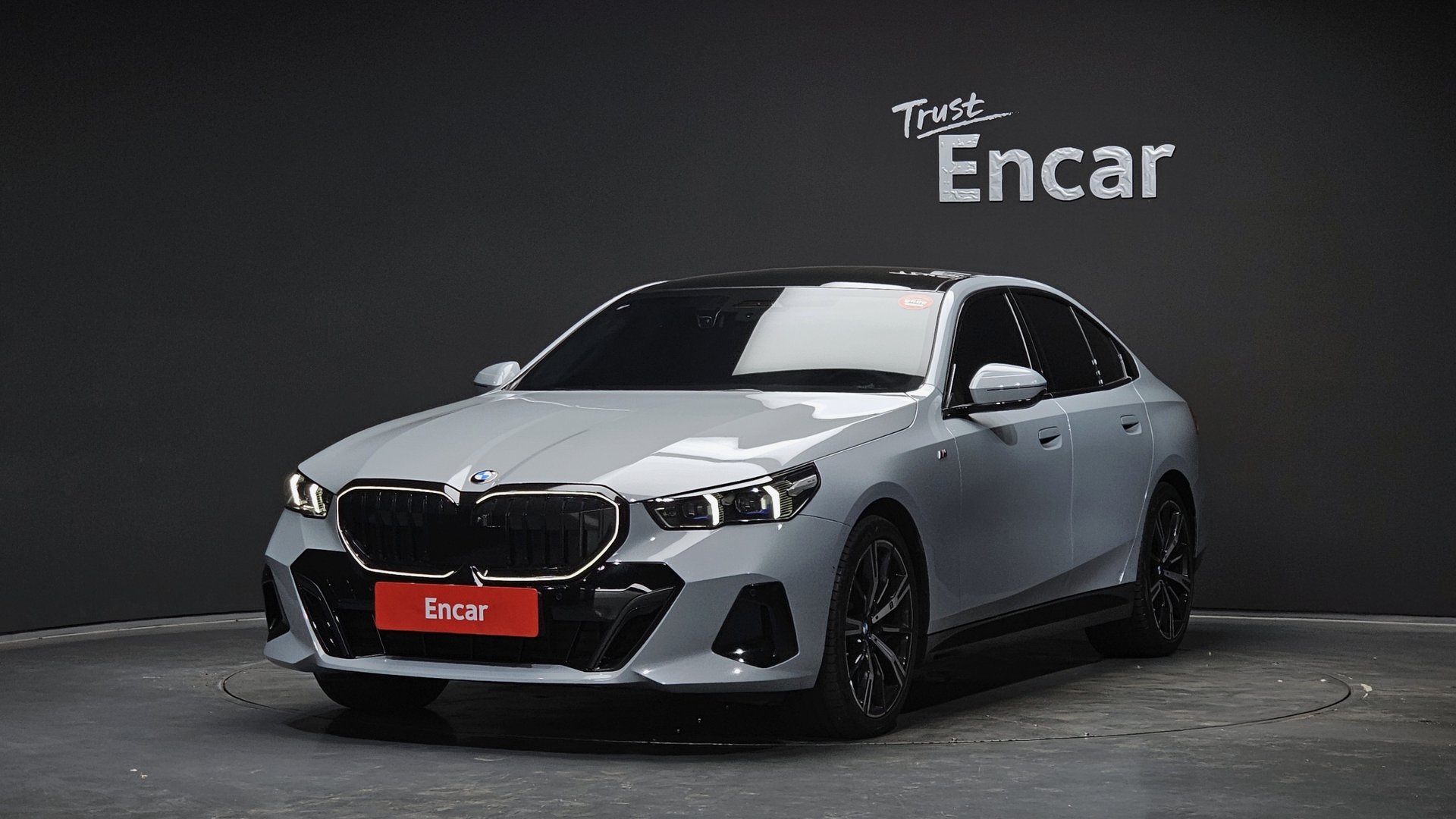 BMW 5 SERIES - View 1