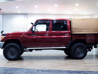 TOYOTA LAND CRUISER - 9