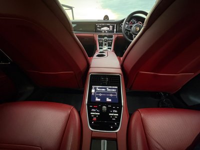 صورة مصغرة 32 لـ 2019 Porsche PANAMERA