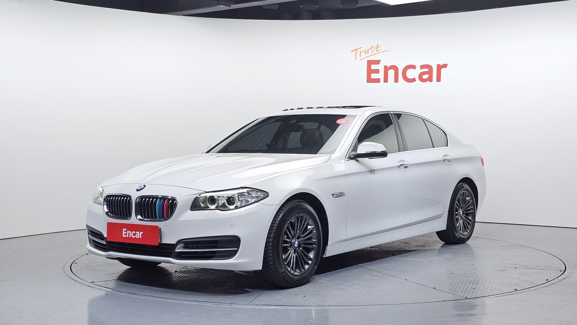 BMW 5 SERIES - View 1