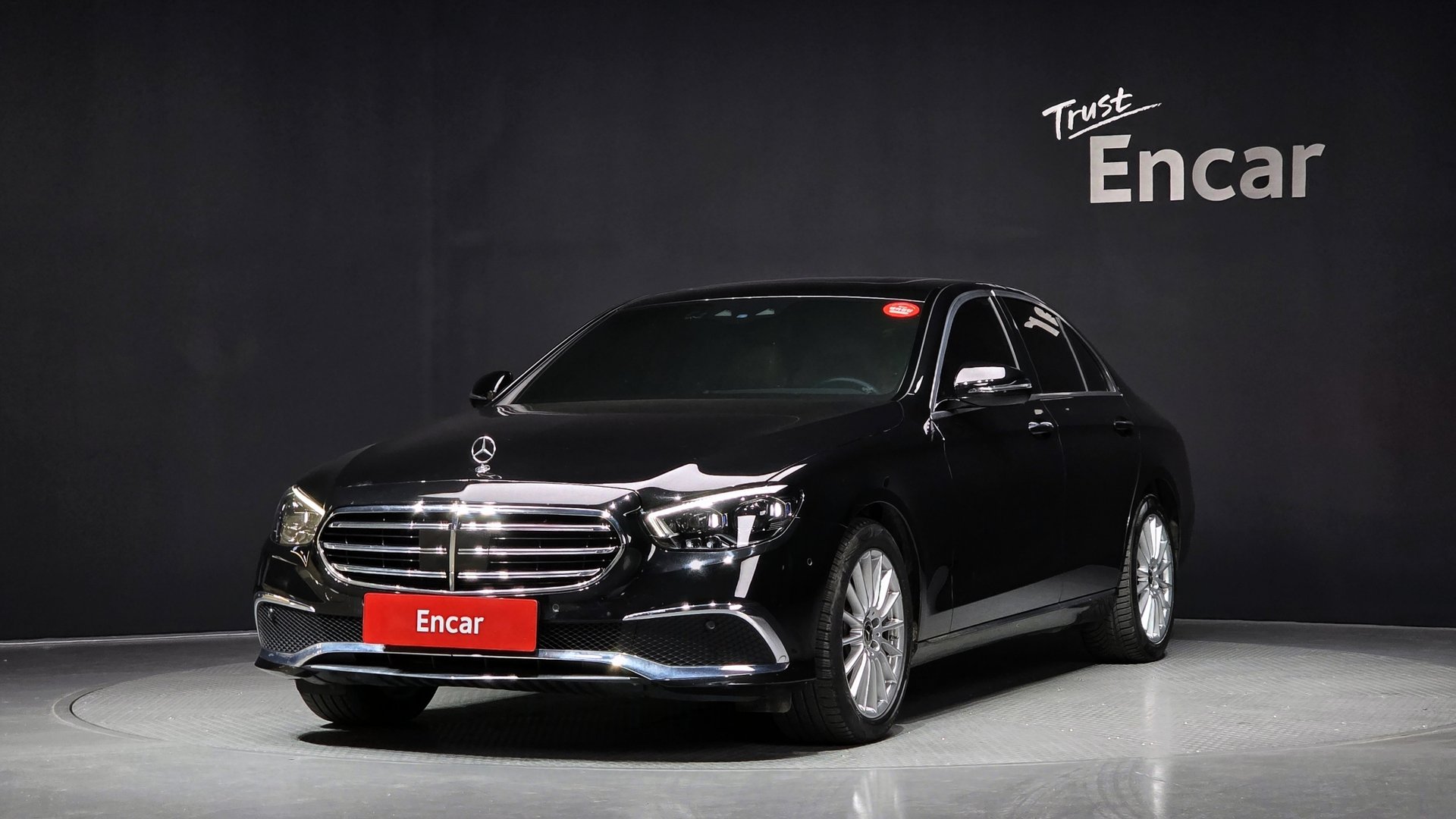 MERCEDES-BENZ E-CLASS - View 1