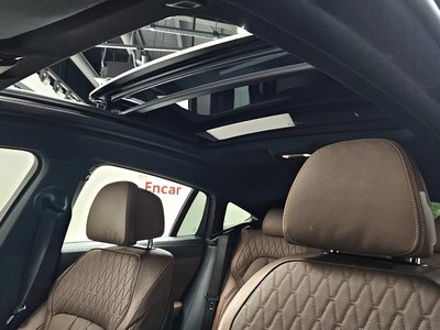 2022 BMW X6 — миниатюра 23