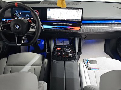 2025 BMW M5 照片 6