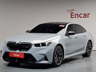 2025 BMW M5 照片 3