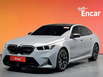 2025 BMW M5 照片 1