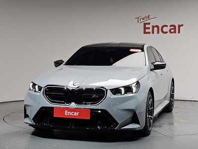 2025 BMW M5 照片 2