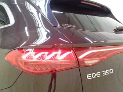 MERCEDES-BENZ EQE - 10