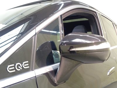 MERCEDES-BENZ EQE - 7