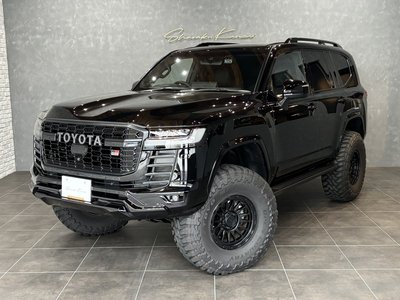 TOYOTA LAND CRUISER 300 - 1