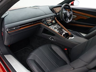 2024 Aston Martin DB12 照片 36