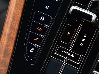 صورة 4 لـ 2024 Aston Martin DB12