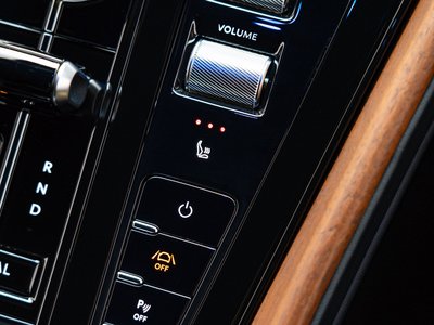 2024 Aston Martin DB12 照片 34