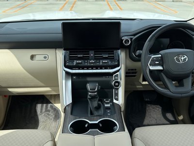 TOYOTA LAND CRUISER 300 - 5