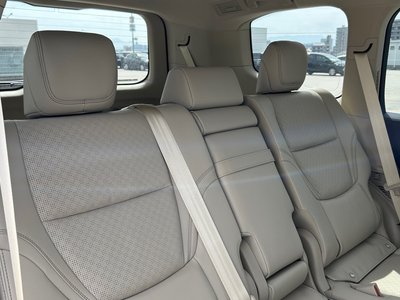 TOYOTA LAND CRUISER 300 - 7