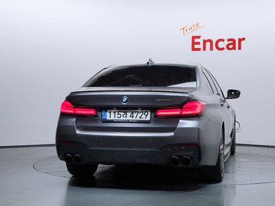 صورة 4 لـ 2021 BMW 5 SERIES