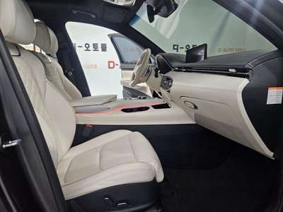 GENESIS ELECTRIFIED GV70 - 9