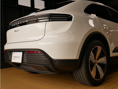 PORSCHE MACAN - 7