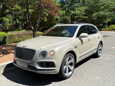 2017 Bentley BENTAYGA thumbnail 11