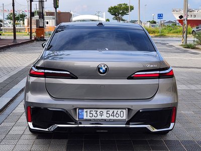 2023 BMW 7 SERIES photo 3