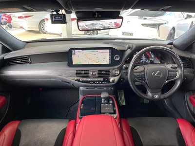 صورة مصغرة 2 لـ 2022 Lexus LS