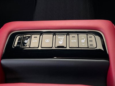 صورة مصغرة 8 لـ 2022 Lexus LS