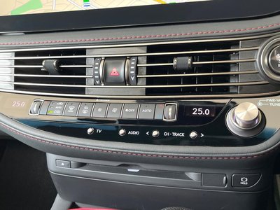 صورة مصغرة 44 لـ 2022 Lexus LS