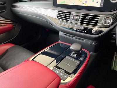 صورة مصغرة 43 لـ 2022 Lexus LS